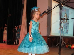 В Бердянске прошел детский конкурс длинноволосок «Олеся краса, длинная коса» (+ фото)