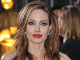 Анджелина Джоли впервые появилась на публике после развода