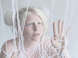 Белым-бело: фотохудожница сделала портреты людей-альбиносов
