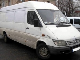 На Херсонщине в сервисном центре МВД выявлен микроавтобус, находящийся в розыске