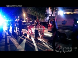 ДТП в Одессе: Infiniti сбил двух женщин на пешеходном переходе. ФОТО