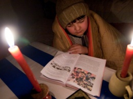В Таджикистане из-за проблем с электроснабжением жители используют способы обогрева из древних рукописей