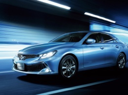 Седан Toyota Mark X научился распознавать пешеходов