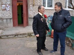 Депутаты от «Нашего края» передали 10 тонн овощей николаевским пенсионерам и инвалидам