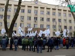 В центр Николаева вернется тишина? Начальник областной налоговой встретился с представителем митингующего "Прометея"