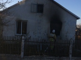 За сутки в Крыму спасатели МЧС трижды привлекались к ликвидации пожаров (ФОТО)