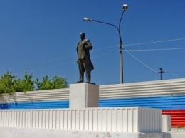 Глава челябинского поселка, избивший школьников из-за памятника Ленина, избежит наказания