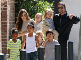 Анджелина Джоли и Бред Питт воссоединятся на семейном празднике
