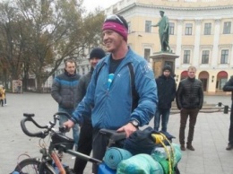 Одессит добрался на велосипеде в Турцию и проехал всю страну (ВИДЕО)