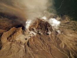 Зафиксирован выброс двух столбов пепла вулкана Шивелуч
