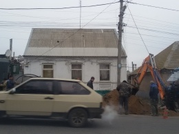 Водоканал снова разрыл свое "любимое" место (фото)