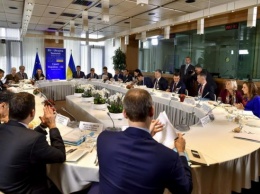 Саммит Украина-ЕС продолжился с участием еврокомиссаров, - Цеголко