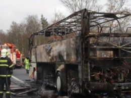В Чехии дотла сгорел автобус с украинцами (фото, видео)