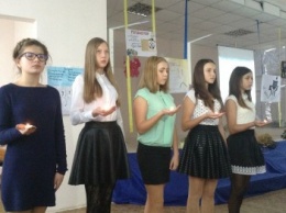 Школьники ОШ №3 Покровска почтили память жертв Голодомора