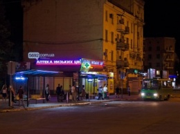 На улицах Каменского установили 20 новых автобусных остановок