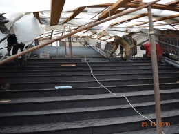 Возле Андреевской церкви в Киеве установили отреставрированную чугунную лестницу