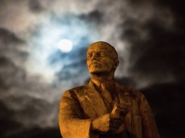 Ленинопад: В Украине демонтирують еще 260 памятников Ленину