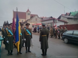 Министр обороны Польши посетил церемонию перезахоронения останков воинов во Львовской области