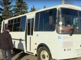 В Запорожской области нардеп подарил людям бесплатный автобус