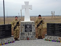 В Херсонской области открыли памятник крымчанам, которые погибли в АТО (фото)