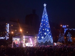 Макеевчанам на заметку: главная елка "ДНР" зажжется 23 декабря