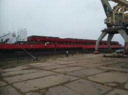 Впервые за последние годы 120-метровая баржа зашла на Килийский судоремонтный завод (фото)