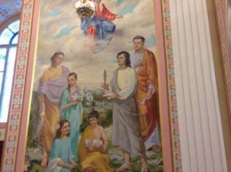 Волонтер опубликовал фото фресок в домовом храме Порошенко. Семья президента изображена в виде римских патрицев