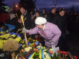 В Запорожье почтили память жертв голодоморов