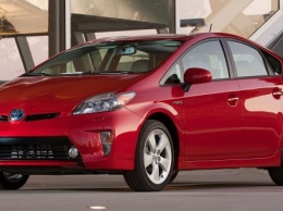 Toyota отзывает со всех рынков 625 тысяч машин Prius из-за сбоя в ПО