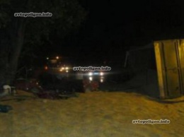 ДТП в Крыму: у прицепа КамАЗа лопнуло колесо и он раздавил 4-х человек в ВАЗе. ФОТО