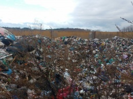 Под Киевом появилась новая свалка с львовским мусором