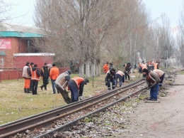 В Бердянске меняют железнодорожную ветку (фото)