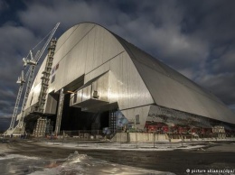 Четвертый энергоблок Чернобыльской АЭС закрыт уникальным саркофагом