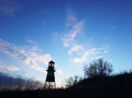 В Черноморске снесли искусственный маяк