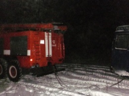 На Полтавщине спасатели борются со снежными пробками