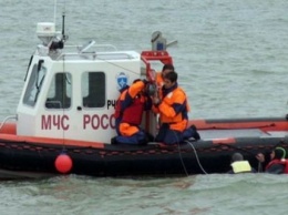 Крымские спасатели ведут поиск трех рыбаков, пропавших в Азовском море