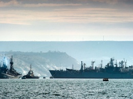 Корабли ЧФ заняли позиции к западу от Крыма на время украинских стрельб