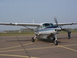 В России самолет Cessna сдуло ветром в сугроб при взлете