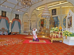 В Таиланде взошел на престол наследник покойного короля