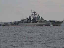 Российский боевой корабль отогнал делегацию с Украины от вышек Черноморнефтегаза