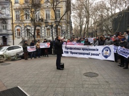 Митинг под прокуратурой: торговцы «7-го километра» просят спасти их от захвата