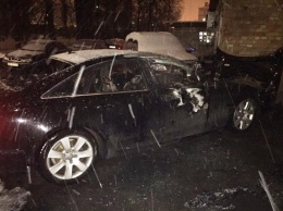 В Киеве сожгли автомобиль "контролера" из Верховной Рады