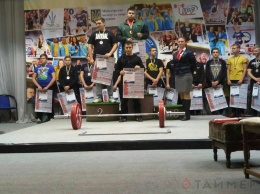 Измаильские спортсмены стали чемпионами Украины по пауэрлифтингу