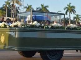 Марадона прилетел на Кубу на церемонию прощания с Фиделем Кастро