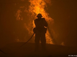 При пожаре в Окленде погибли по меньшей мере 9 человек