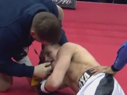 Российский боксер Трояновский уступил свои чемпионские пояса на 40-ой секунде боя