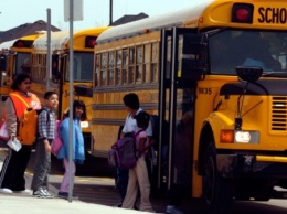В Канаде перевернулся школьный автобус