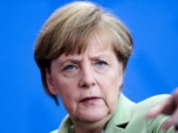В прямом эфире Меркель довела девочку до слез (ВИДЕО)