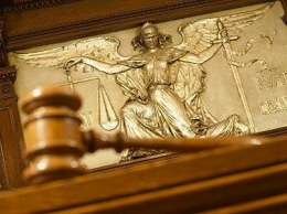 Яценюк: необходимо полностью заменить судейский корпус