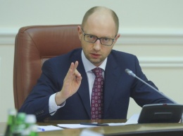 Яценюк: Кабмин намерен передать ряд таможен в управление британской компании